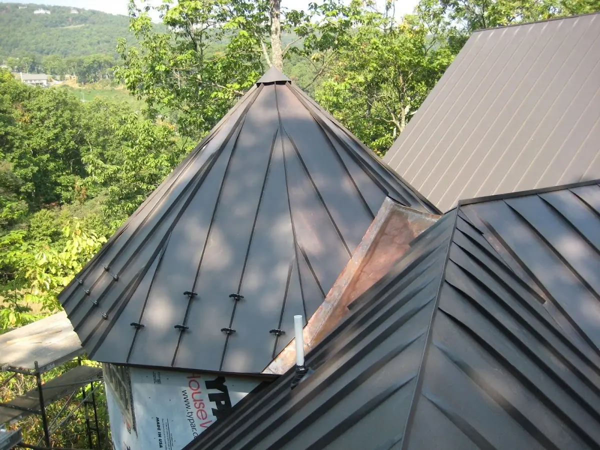 Professional Roof Tarp Installation by Craftsman Roofing in Le Grow